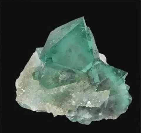 迷你世界怎么找到萤石